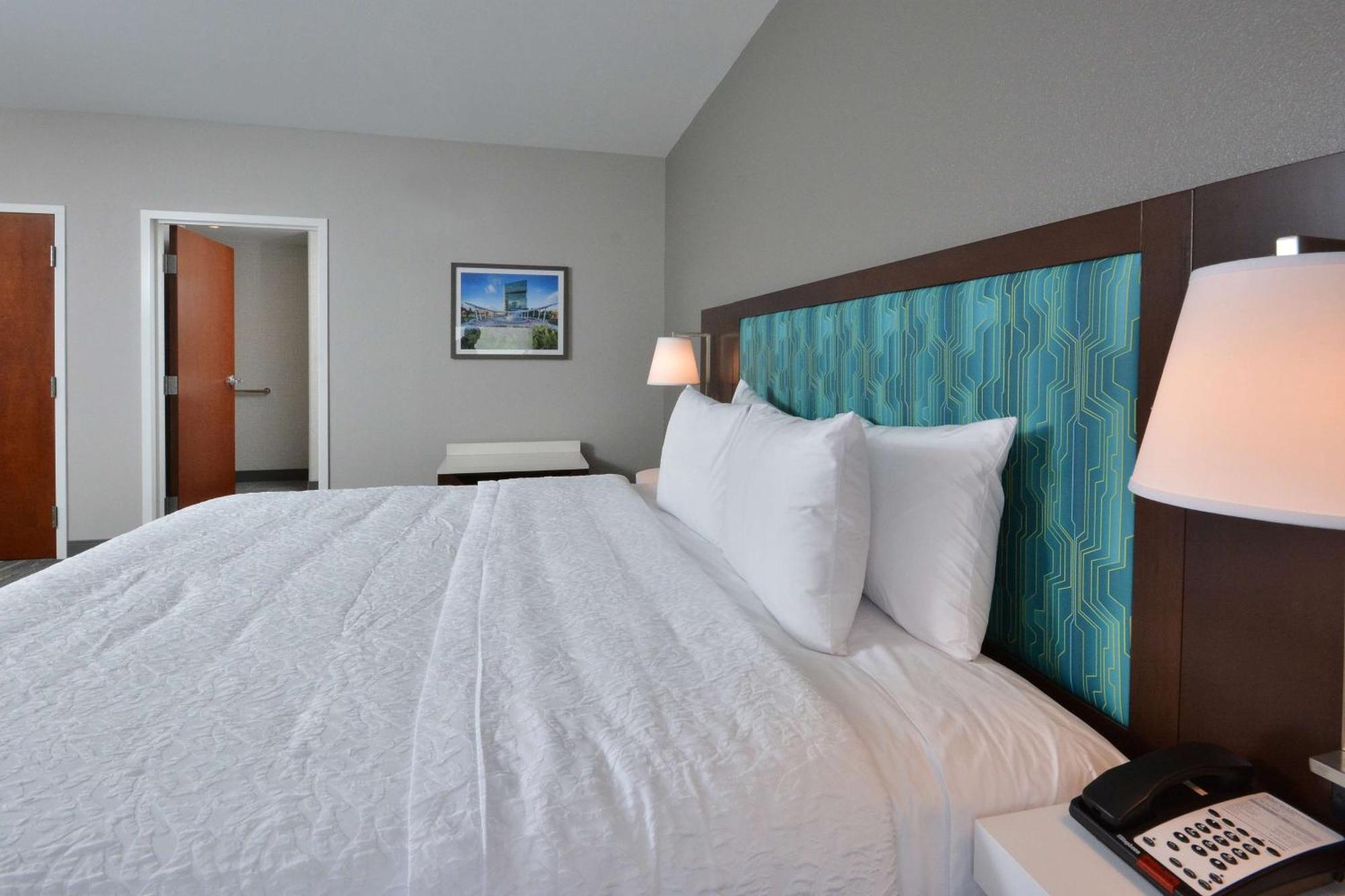 Hampton Inn & Suites Charlotte North I 485 Экстерьер фото